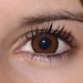 Be pretty hazel v detailu na původní barvě očí hnědo-zelené